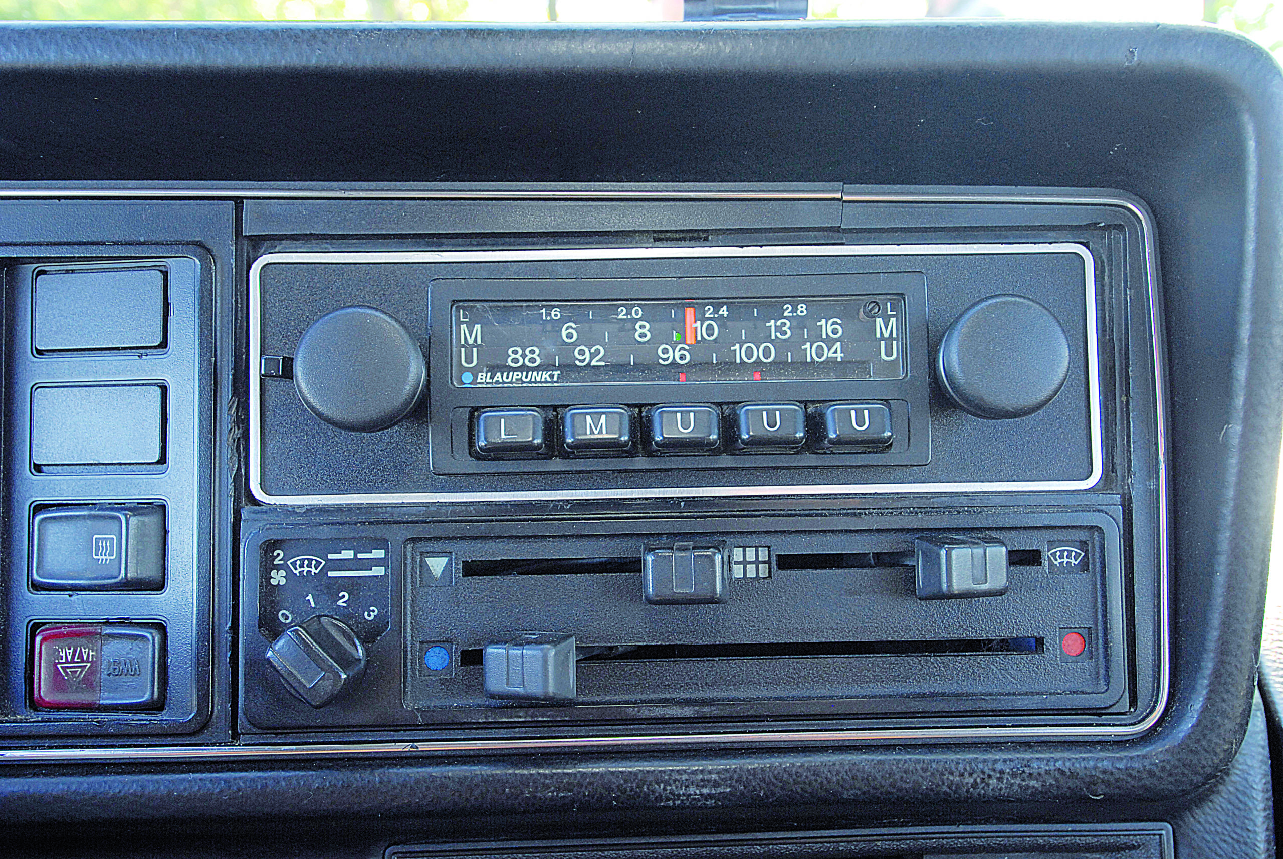VW Golf Mk1 1.6D radio Blaupunkt