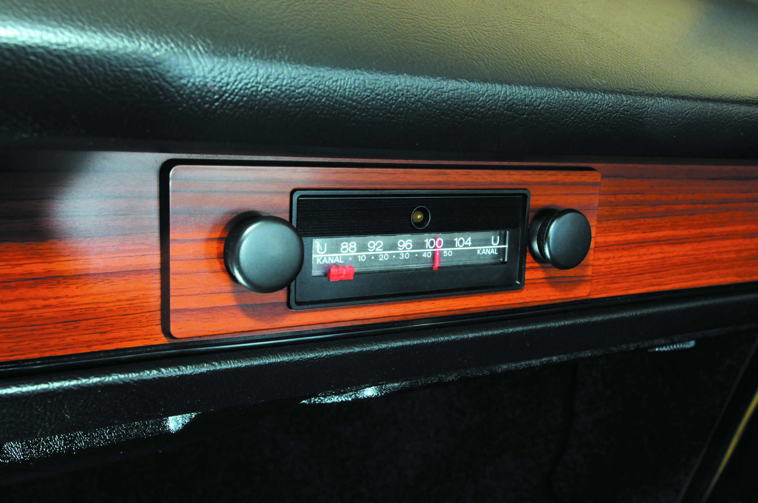VW-Passat-B1-oryginalne radio