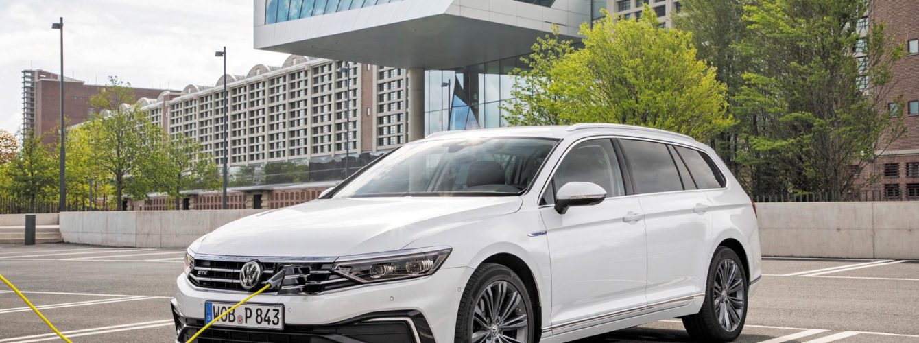 Volkswagen Passat GTE Variant ładujący sie prądem