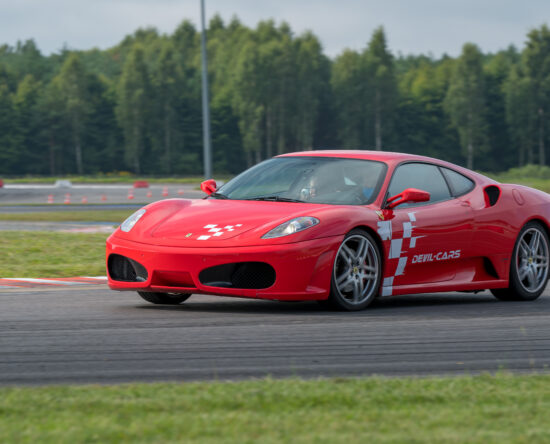 Ferrari F430 na torze